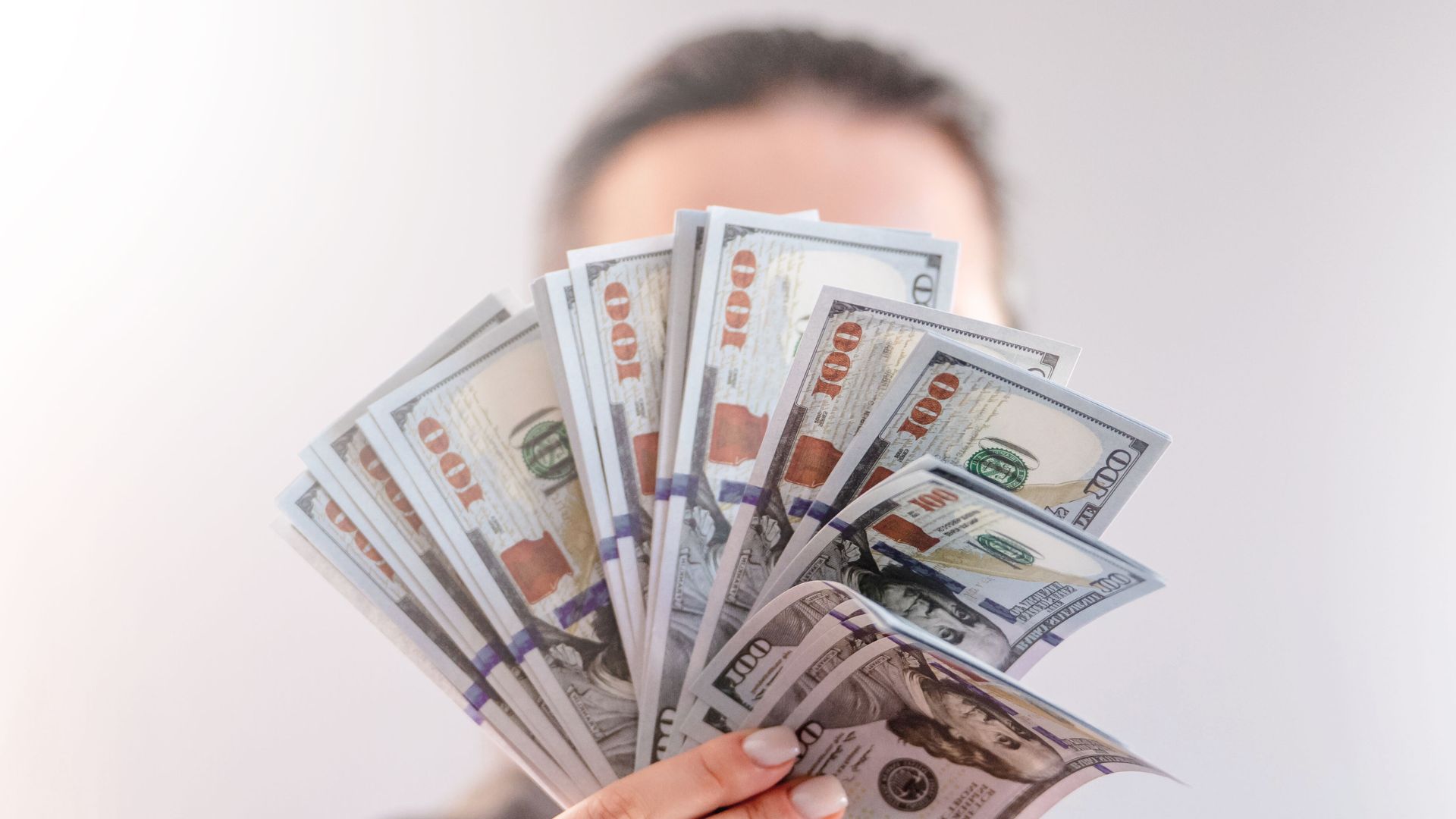 How Smart Investors Build Wealth Using Other People’s Money